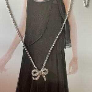 New - Silver tone Petite bow  necklace
